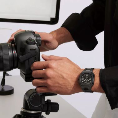 Montre Bell & Ross BR 05 Black Ceramic automatique cadran noir bracelet céramique 41 mm