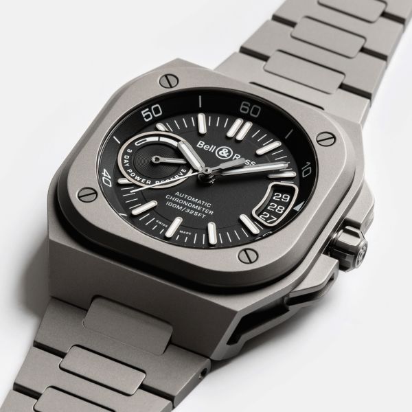 Montre Bell & Ross BR-X5 Black Titanium automatique cadran noir bracelet titane 41 mm