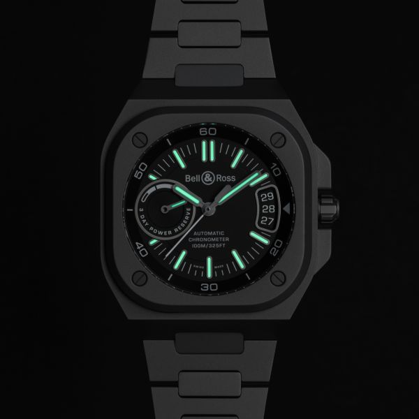 Montre Bell & Ross BR-X5 Black Titanium automatique cadran noir bracelet titane 41 mm