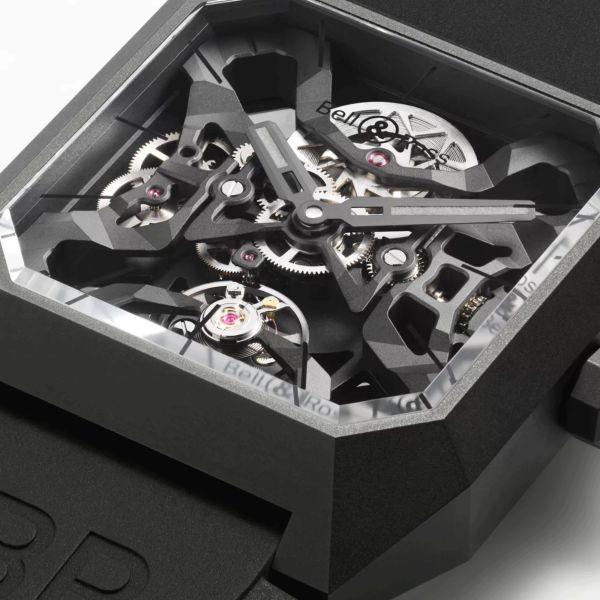 Montre Bell & Ross BR 03 Cyber Ceramic automatique bracelet caoutchouc 42 mm