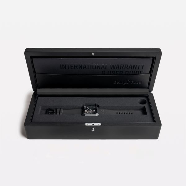 Montre Bell & Ross BR 03 Cyber Ceramic automatique bracelet caoutchouc 42 mm