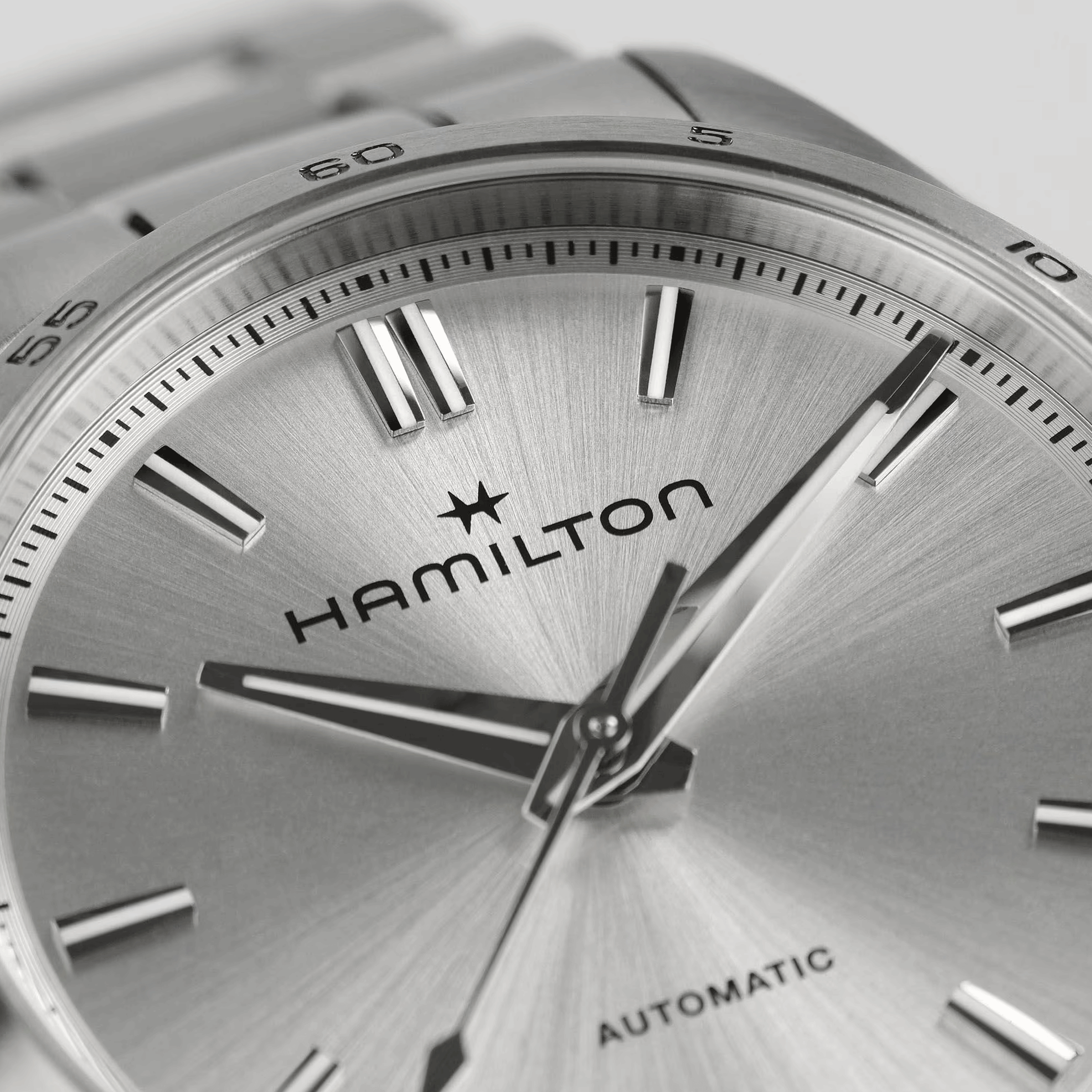 Montre Hamilton Jazzmaster Performer automatique cadran argent bracelet acier 34 mm H36105150