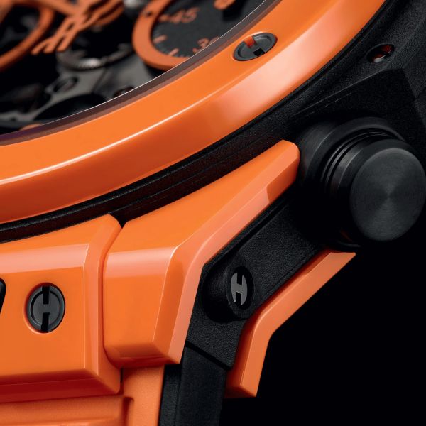 Montre Hublot Big Bang Unico Orange Ceramic automatique cadran squelette bracelet caoutchouc orange 42 mm 441.CU.5910.RX
