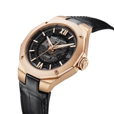 Montre Baume et Mercier Riviera Or Rose automatique cadran noir transparent bracelet cuir 39 mm 10787
