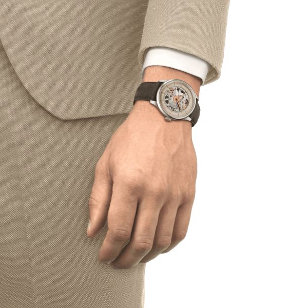 Montre Tissot T-Classic Chemin des Tourelles Squelette automatique cadran ivoire bracelet cuir vert 39 mm T139.836.16.261.00