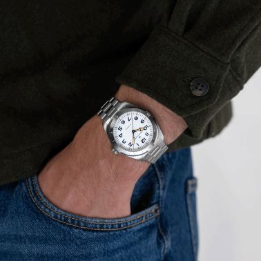 Montre Hamilton Khaki Field Expedition automatique cadran blanc bracelet acier 41 mm H70315110