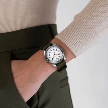 Montre Hamilton Khaki Field Expedition automatique cadran blanc bracelet NATO vert 37 mm H70225910