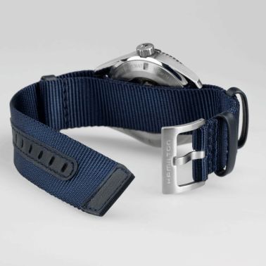 Montre Hamilton Khaki Field Expedition automatique cadran bleu bracelet NATO bleu 41 mm H70315940