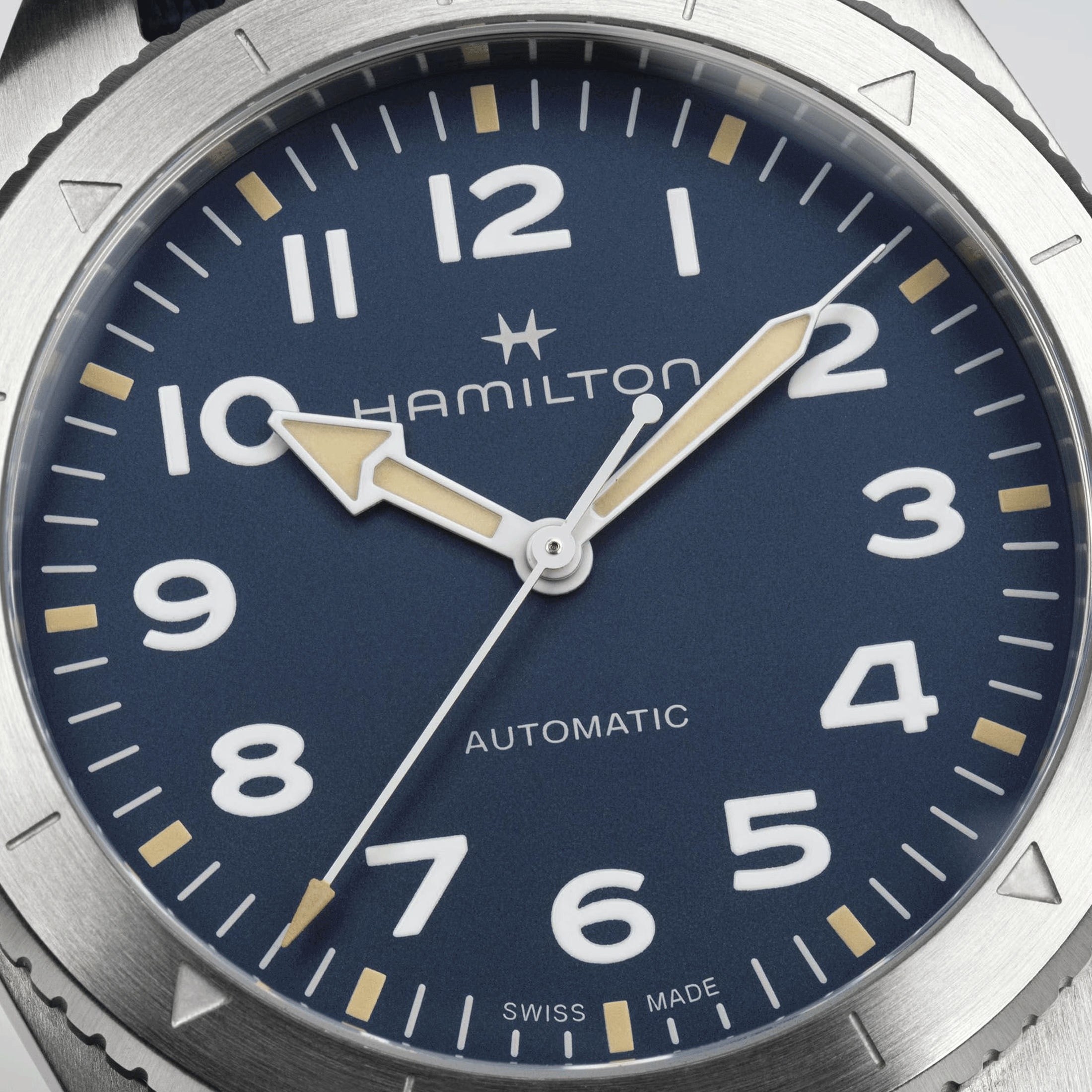 Montre Hamilton Khaki Field Expedition automatique cadran bleu bracelet NATO bleu 41 mm H70315940