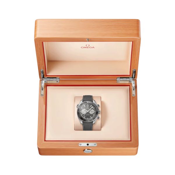 Omega Seamaster Planet Ocean 600m Chronograph Co-Axial Master Chronometer grey dial rubber strap 45,5 mm