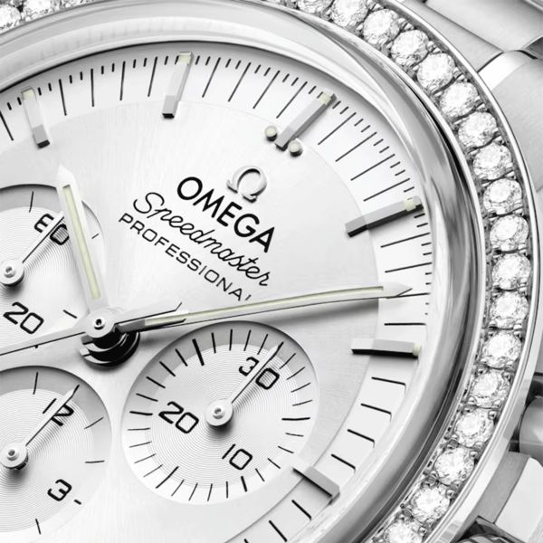 Omega Speedmaster Moonwatch Professional Chronograph Co-Axial Master Chronometer Canopus gold Diamonds Bezel 42 mm