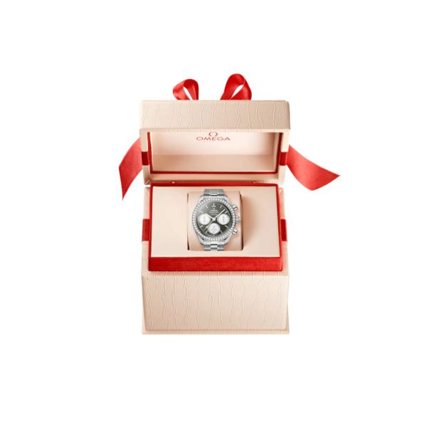 Omega Speedmaster 38 Diamonds Chronograph Co-Axial Chronometer automatic green dial steel bracelet 38 mm