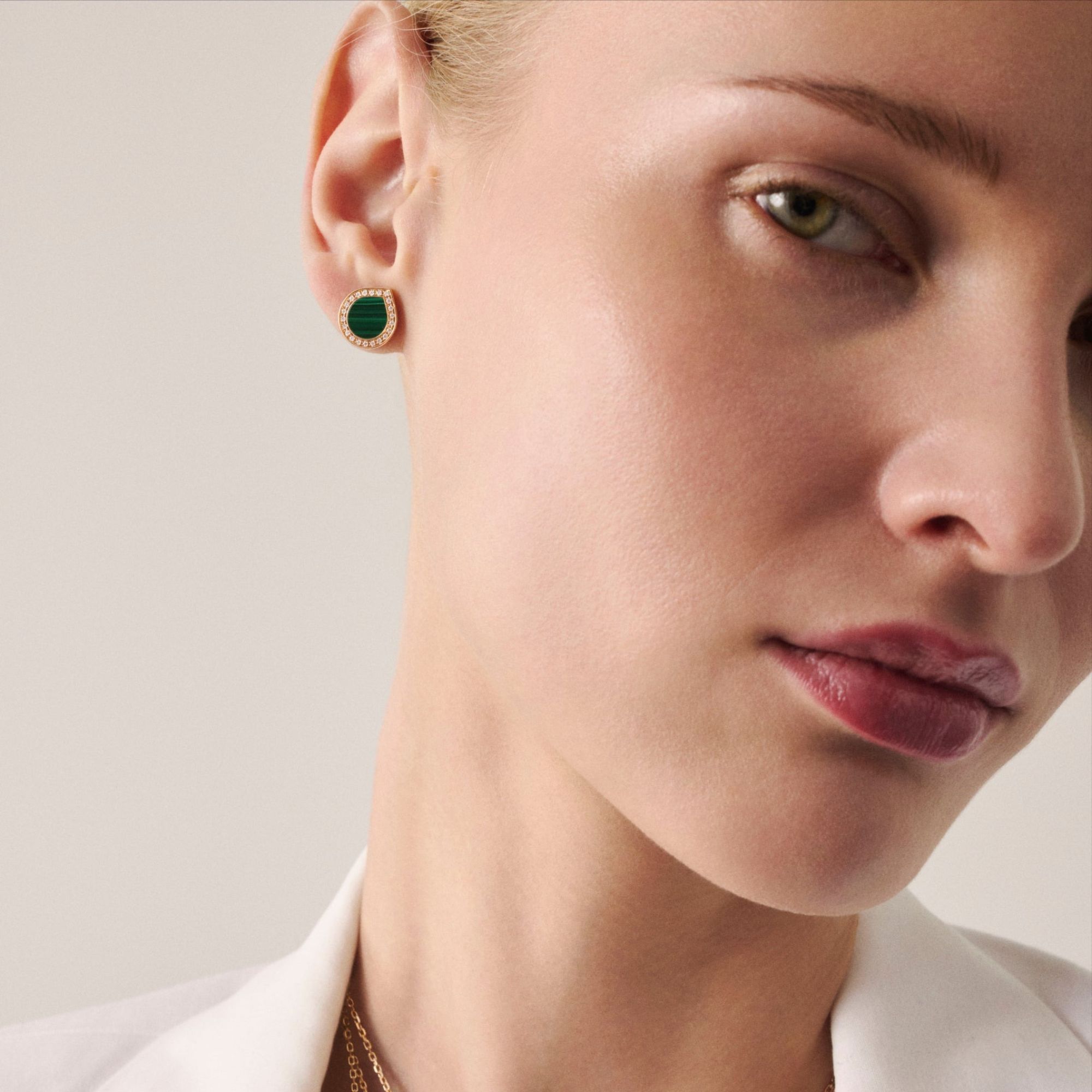 Reposi Antifer Pavé earring in rose gold, white mother-of-pearl and diamonds