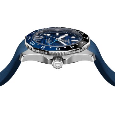 TAG Heuer Aquaracer Professional 300 GMT automatic watch blue dial blue rubber strap 42 mm