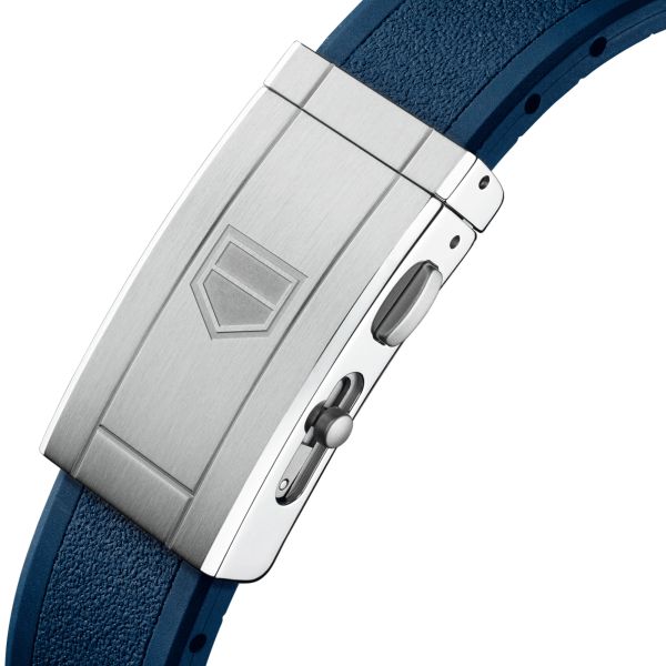 TAG Heuer Aquaracer Professional 300 GMT automatic watch blue dial blue rubber strap 42 mm