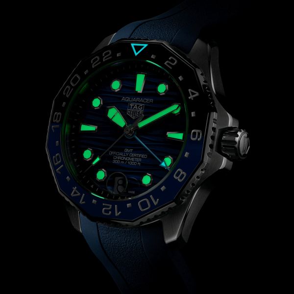 TAG Heuer Aquaracer Professional 300 GMT automatic watch blue dial blue rubber strap 42 mm