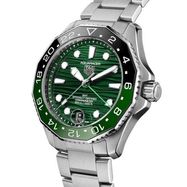 Montre TAG Heuer Aquaracer Professional 300 GMT automatique cadran vert bracelet acier 42 mm WBP5115.BA0013