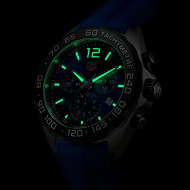 Montre TAG Heuer Formula 1 Colors quartz cadran bleu bracelet caoutchouc bleu 43 mm CAZ101AV.FT8077