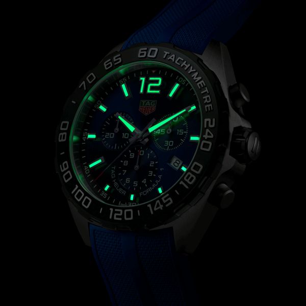 Montre TAG Heuer Formula 1 Colors quartz cadran bleu bracelet caoutchouc bleu 43 mm CAZ101AV.FT8077