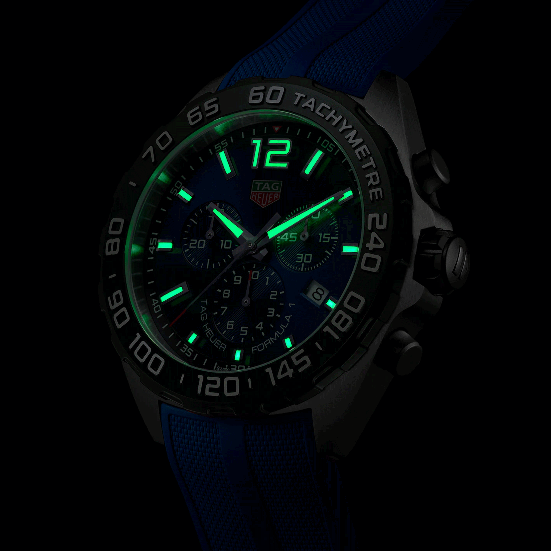 Montre TAG Heuer Formula 1 Colors quartz cadran bleu bracelet caoutchouc bleu 43 mm CAZ101AV.FT8077