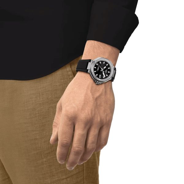 Montre Tissot T-Race Powermatic 80 cadran noir bracelet caoutchouc noir 41 mm T141.807.17.051.00