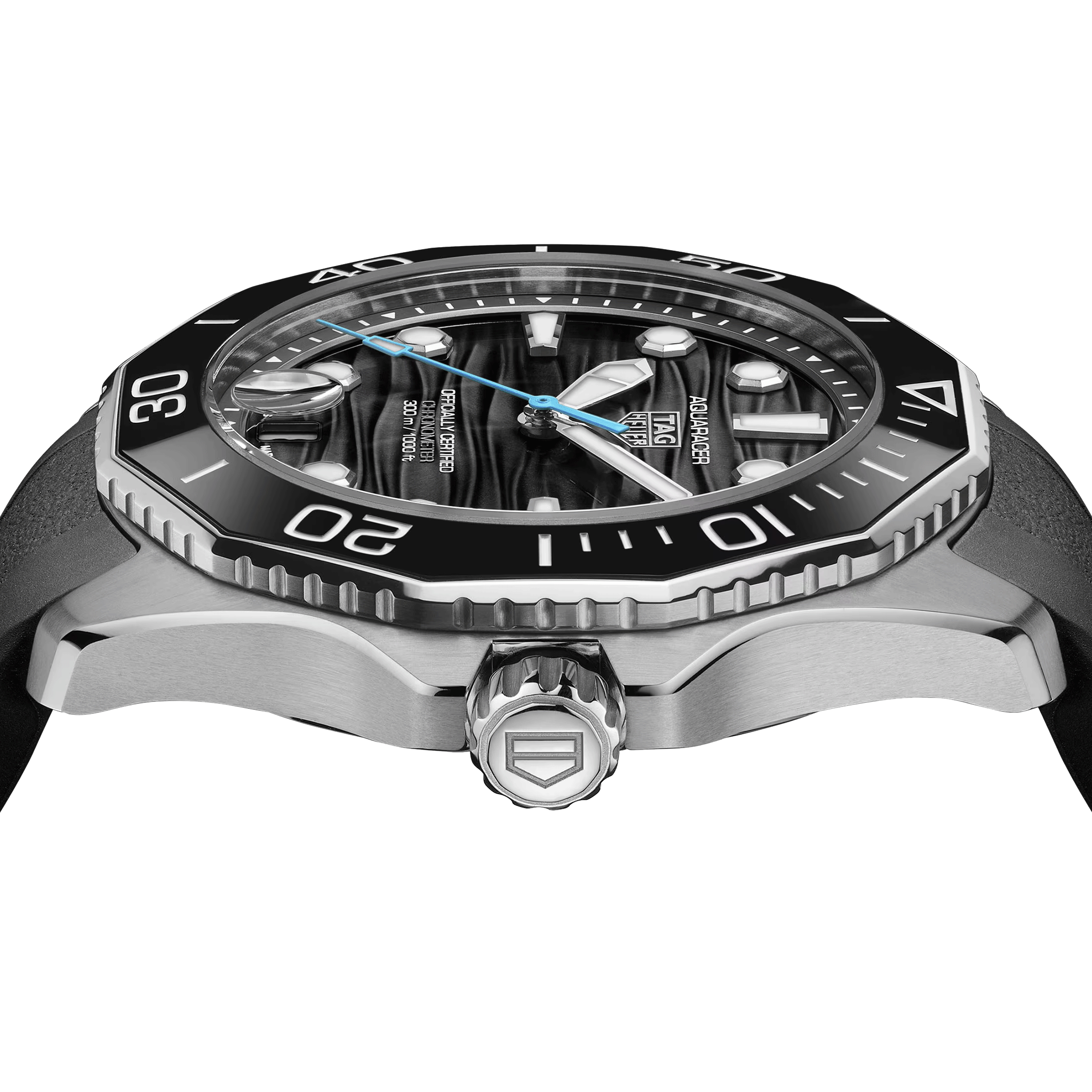 Montre TAG Heuer Aquaracer Professional 300 Date automatique cadran noir bracelet caoutchouc noir 42 mm WBP5110.FT6257