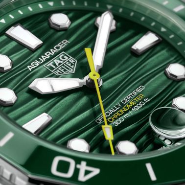 TAG Heuer Aquaracer Professional 300 Date automatic watch green dial steel bracelet 42 mm