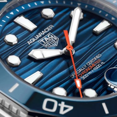 TAG Heuer Aquaracer Professional 300 Date automatic watch blue dial blue rubber strap 42 mm