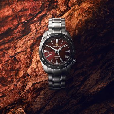 Montre Grand Seiko Sport Spring Drive GMT "Hotaka Peaks - Morning Glow" cadran rouge bracelet acier 40,5 mm
