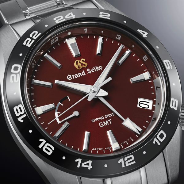 Grand Seiko Sport Spring Drive GMT "Hotaka Peaks - Morning Glow" red dial steel bracelet 40,5 mm