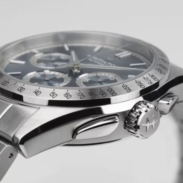 Montre Hamilton Jazzmaster Performer Chronographe automatique cadran bleu clair bracelet acier 42 mm