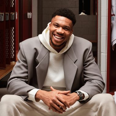 Montre Breitling Chronomat GMT Giannis Antetokounmpo automatique cadran vert bracelet acier 40 mm A32398A11L1A1