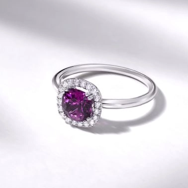 Bague Lepage Lily Rose en or blanc, grenat royal purple et diamants