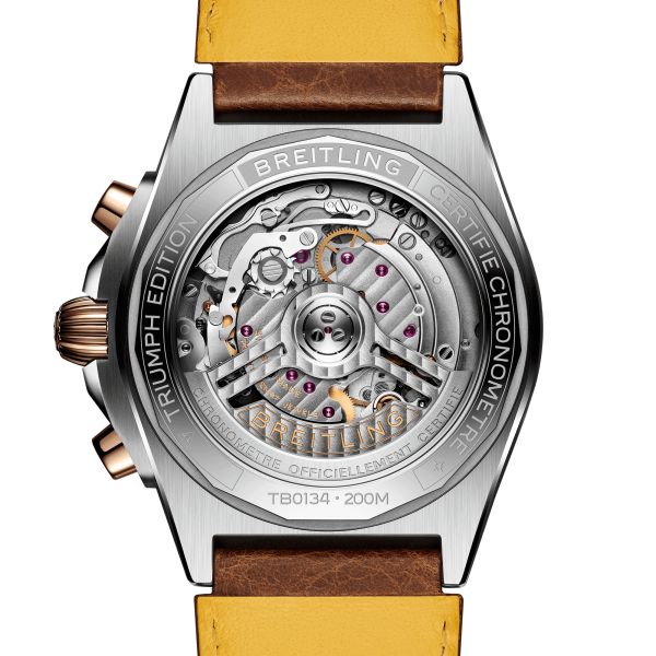 Montre Breitling Chronomat B01 Triumph automatique cadran anthracite bracelet cuir brun 42 mm TB0134101M1X1