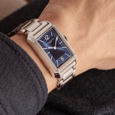 Watch Baume et Mercier Hampton quartz with blue dial and steel bracelet 43 x 27 mm