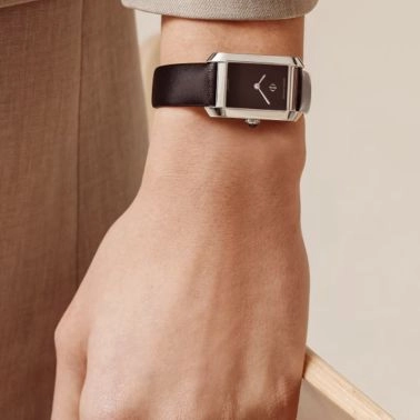 Montre Baume et Mercier Hampton quartz cadran noir bracelet cuir noir 35 x 22 mm