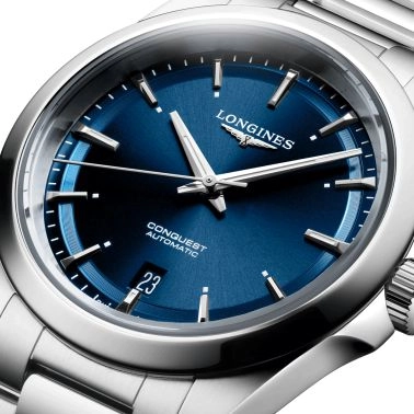 Montre Longines Conquest automatique cadran bleu bracelet acier 38 mm L3.720.4.92.6