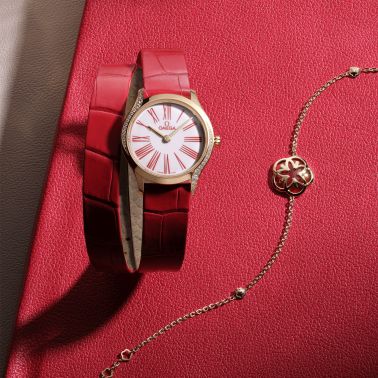 Omega De Ville Mini Trésor Moonshine Gold quartz white Grand Feu enamel dial red double-turn leather strap 26 mm