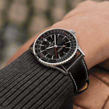 Montre Breitling Navitimer GMT 2024 automatique cadran noir bracelet cuir noir 41 mm A32310251B1P1