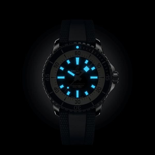 Montre Breitling Superocean automatique cadran bleu bracelet caoutchouc bleu 42 mm A17375E71C1S1