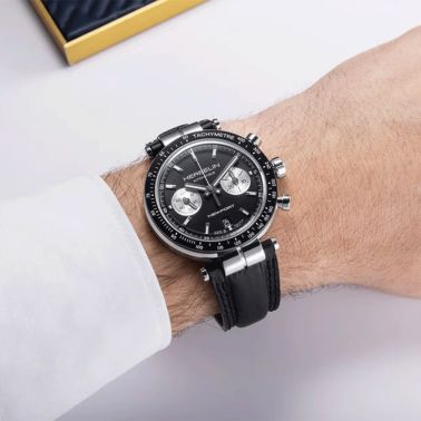 Montre Herbelin Newport Héritage Chronographe Bi-Compax automatique cadran noir bracelet cuir 42 mm