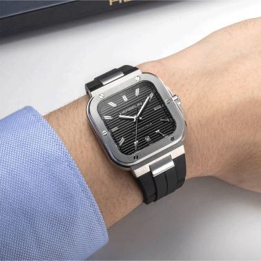 Montre Herbelin Cap Camarat Square Automatique cadran noir bracelet caoutchouc 39 x 39 mm