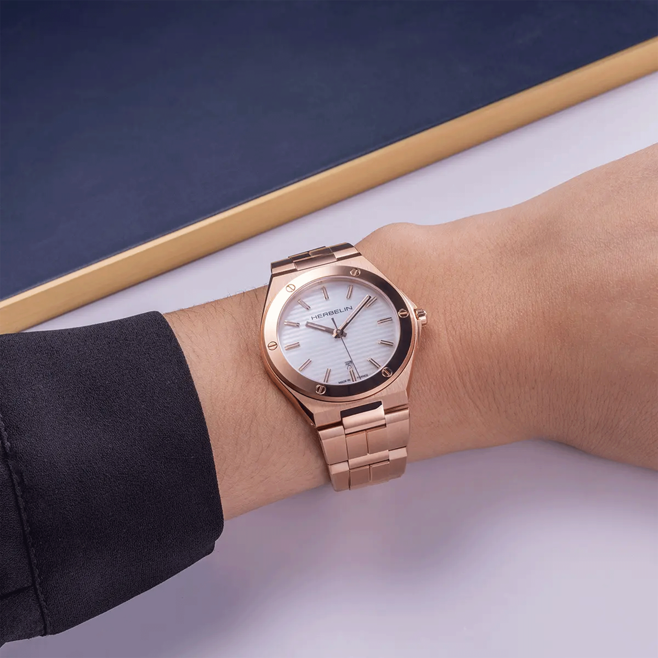 Montre Herbelin Cap Camarat Dame Quartz PVD or rose cadran nacre bracelet acier 33 mm