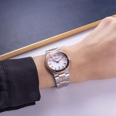 Montre Herbelin Cap Camarat Dame Bicolorecadran nacre bracelet acier 33 mm