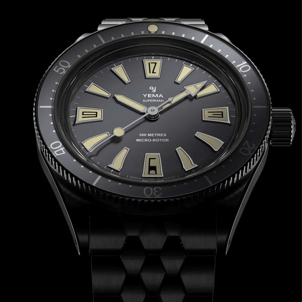 Montre Yema Superman Skin Diver Slim CMM.20 automatique cadran noir bracelet acier 39 mm