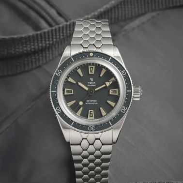 Montre Yema Superman Skin Diver Slim CMM.20 automatique cadran noir bracelet acier 39 mm