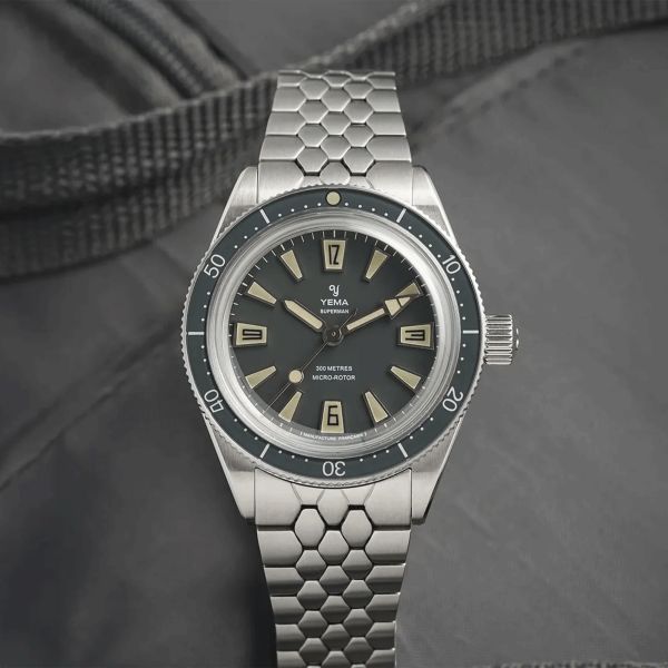 Montre Yema Superman Skin Diver Slim CMM.20 automatique cadran noir bracelet acier 39 mm