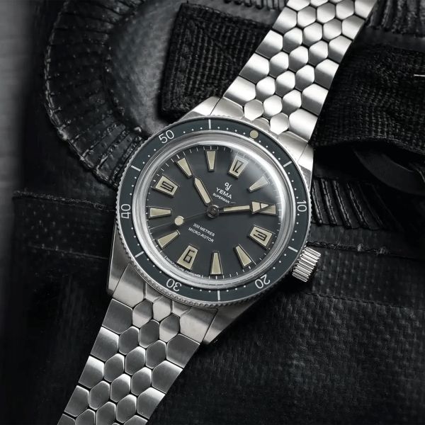 Montre Yema Superman Skin Diver Slim CMM.20 automatique cadran noir bracelet acier 39 mm