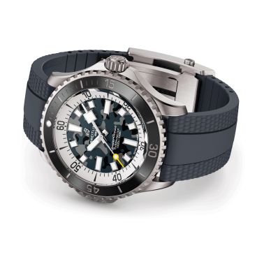Montre Breitling Superocean Super Diver automatique cadran gris camouflage bracelet caoutchouc anthracite 46 mm E10379351B1S1