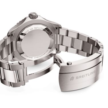 Breitling Superocean Super Diver automatic watch grey camouflage dial titanium bracelet 46 mm E10379351B1E1